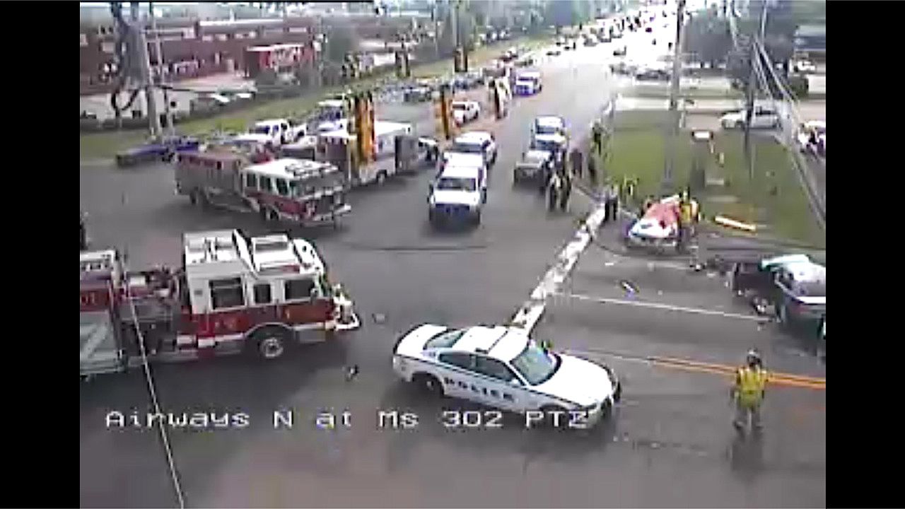 Man dies in two-car Southaven accident